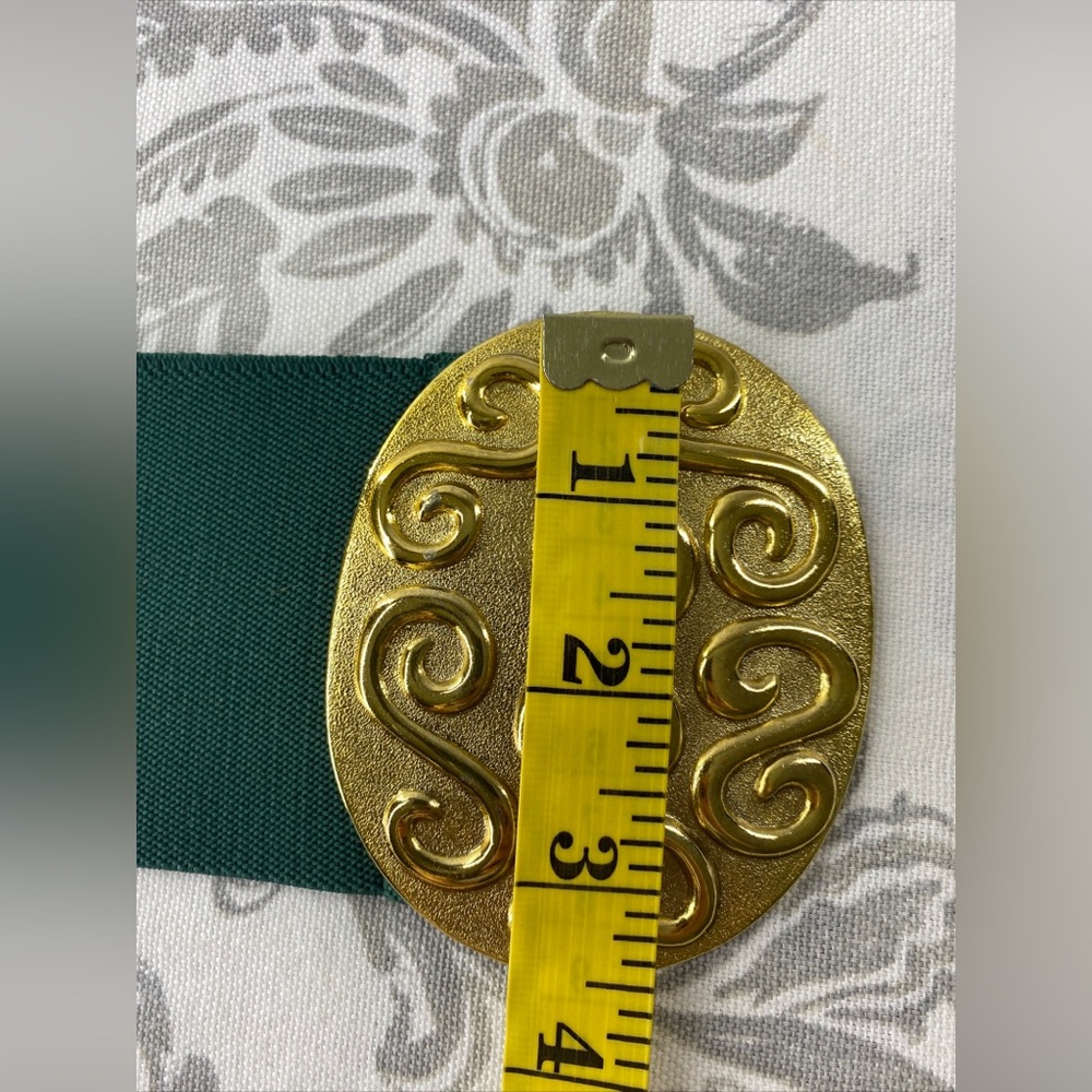 VTG Stretch Belt Green Ornate Gold Buckle Dynasty Fashion Chic Classy
Sm/Med - Picture 4 of 6